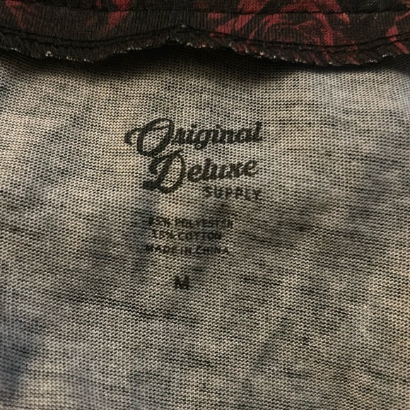 Button Up “Cali” Shirt with Red Roses (Rare Find) - Picture 8 of 8